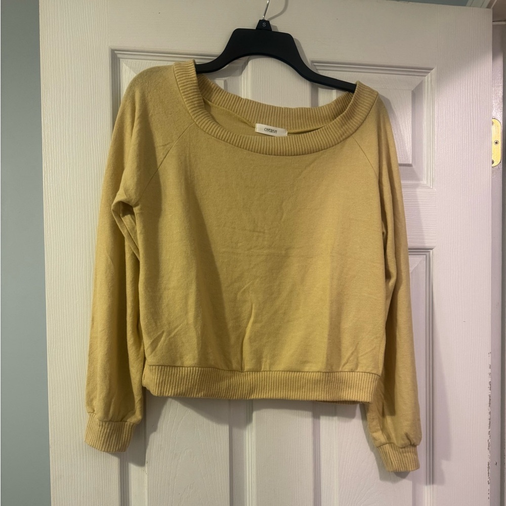 Cherish Ribbed Cropped Sweatshirt in Pale Yellow